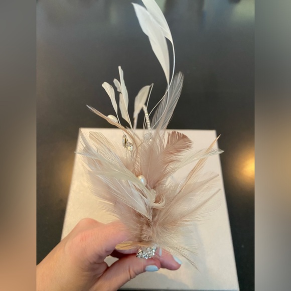Crystal Flower Bridal Headband with pearls, rhinestones and feathers - Picture 3 of 11